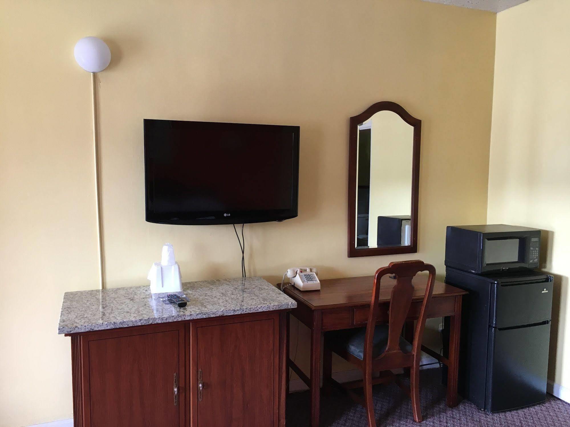 Travel Inn By Oyo Danville Us-29 Buitenkant foto